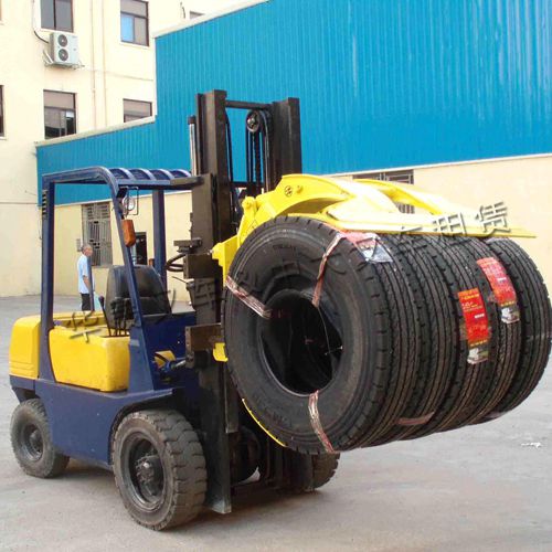 青岛斗山3吨电动叉车改造卡斯卡特双托盘搬运器叉车属具加工改装