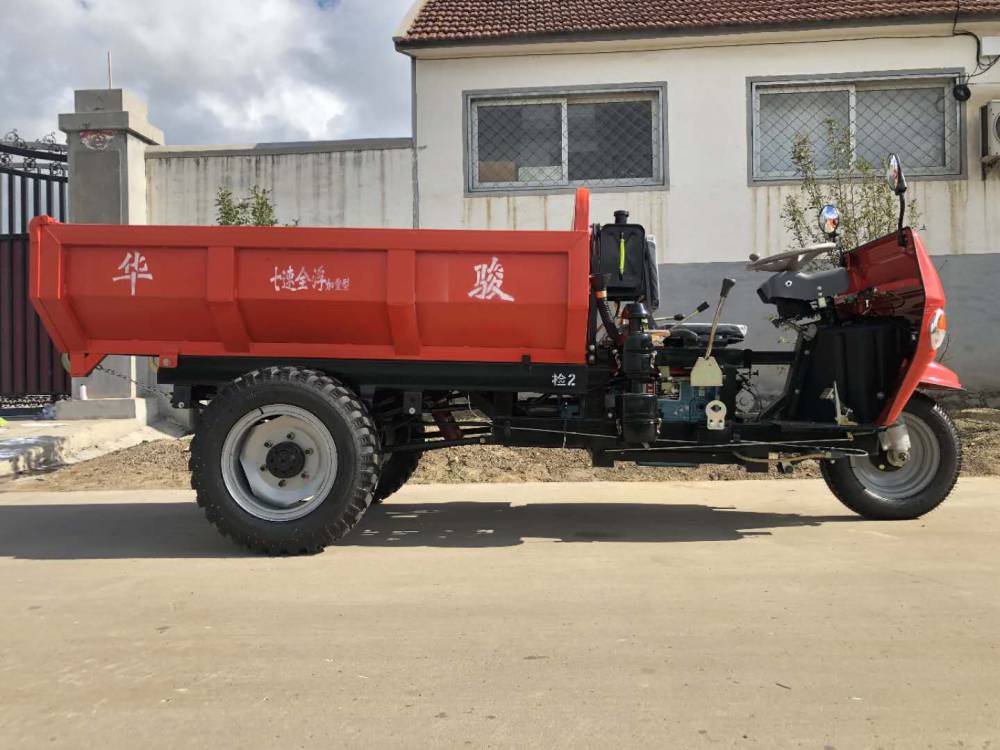 华骏柴油工程三轮车