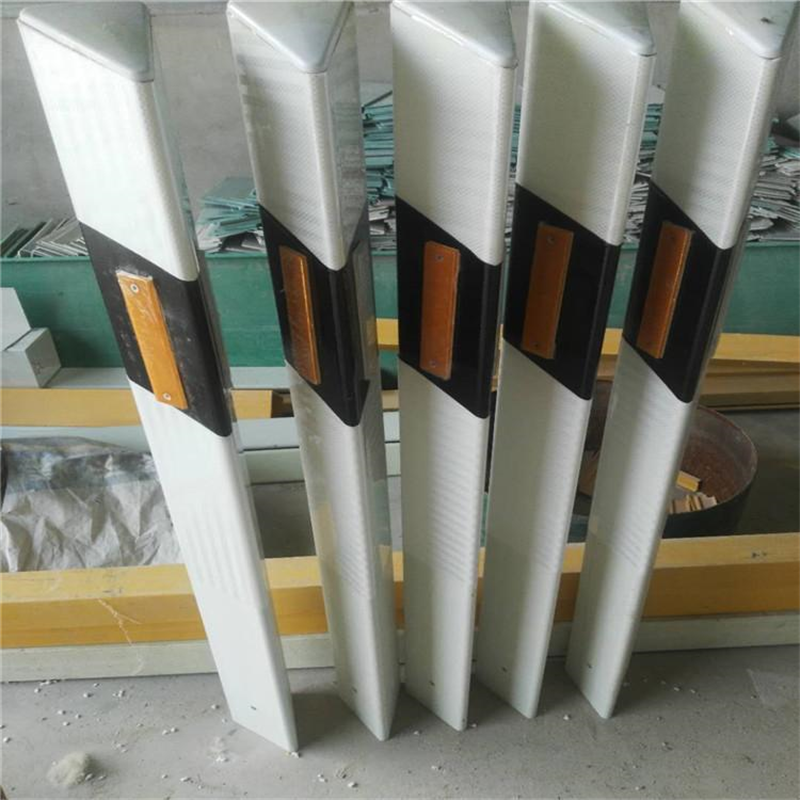 卓威供应公路警示牌附着式轮廓标多种规格支持定制