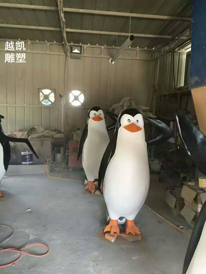 园林企鹅雕塑摆件订做 景观定制 观赏型中式企鹅雕塑