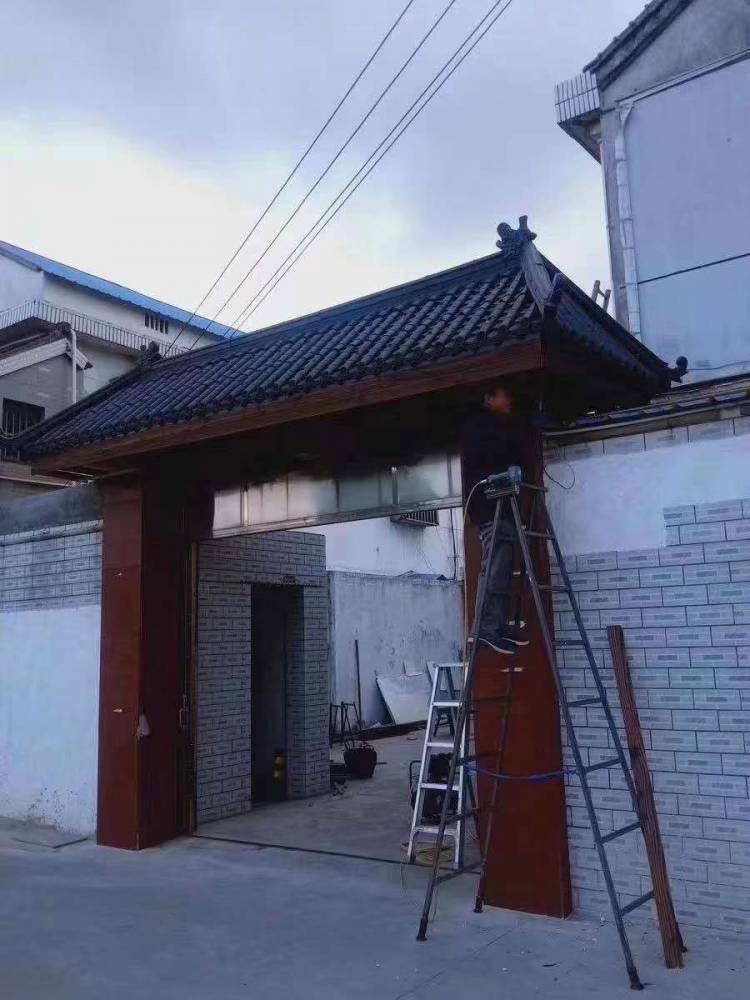 黑龙江牡丹江安装pvc树脂瓦树脂小青瓦仿古瓦工程队塑料瓦