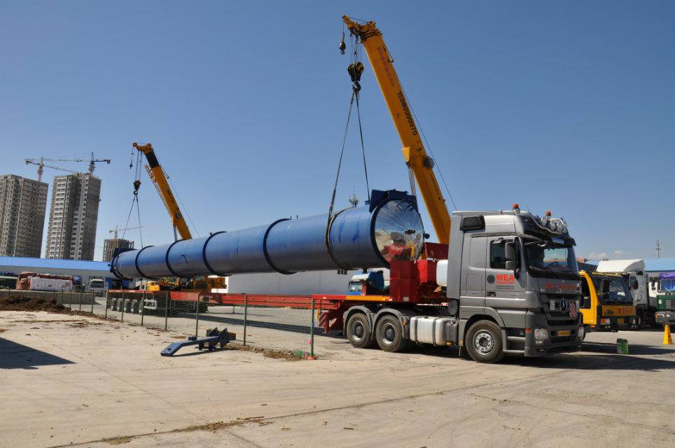 供应公路运输郑州到越南各城市的超大件货物运输车队