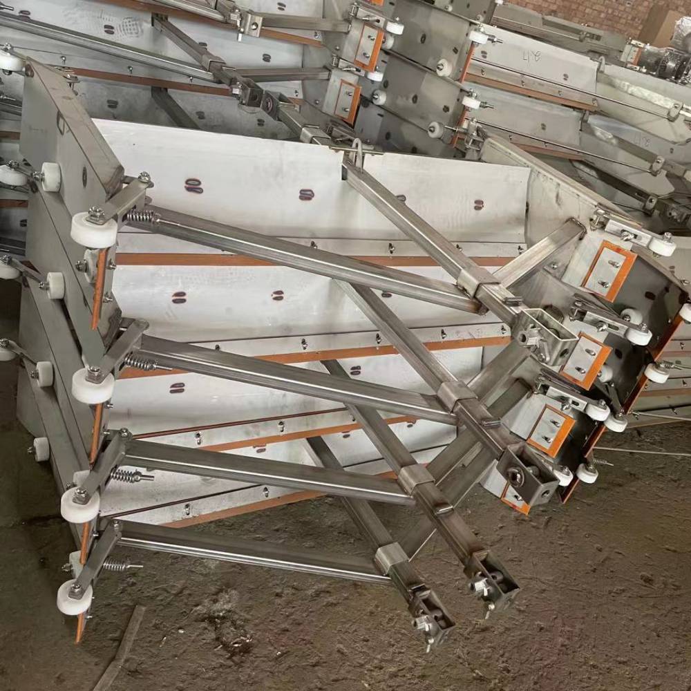 全自动猪场不锈钢刮粪机一拖一粪尿分离刮粪机主机转角轮主机图片