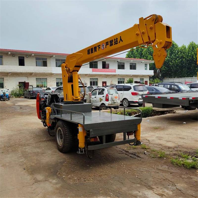 抓木机三轮车旋转抓木机木材装运一体机随车吊抓木机