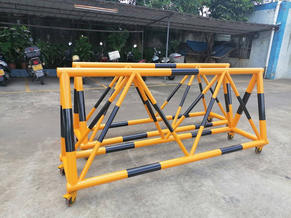 【供电区域出入口防撞拒马护栏 黄黑圆管活动铁马】视频介绍 - 中国