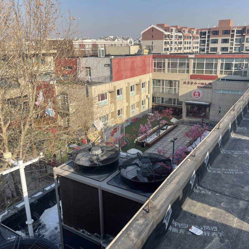 学校太阳能热水设备 太阳能联箱热水工程