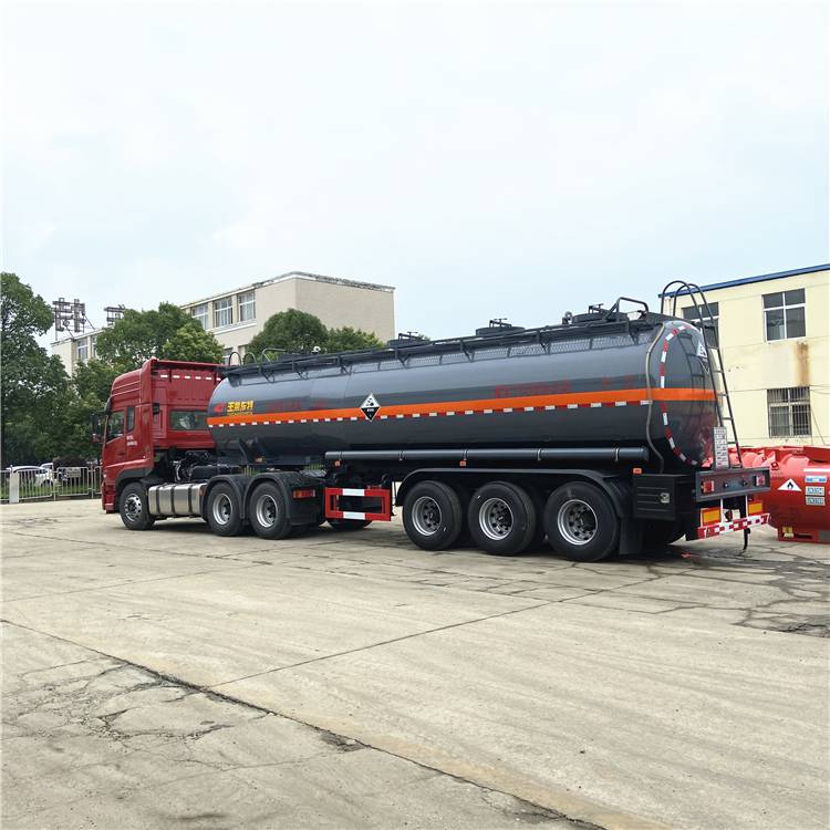 玉柴东特33吨8类危险液体氢氧化钠运输钢衬pe空气悬挂槽车