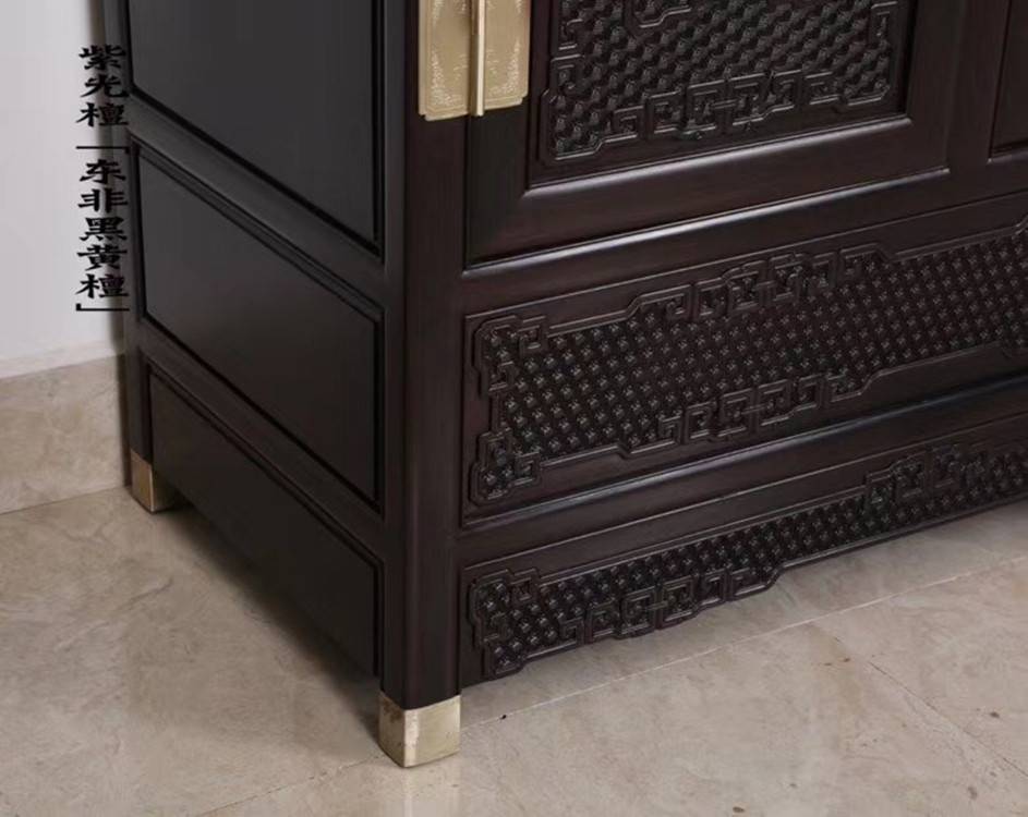 国标红木黑酸枝衣柜类型紫光檀中国结顶箱衣柜工艺好价位优厚