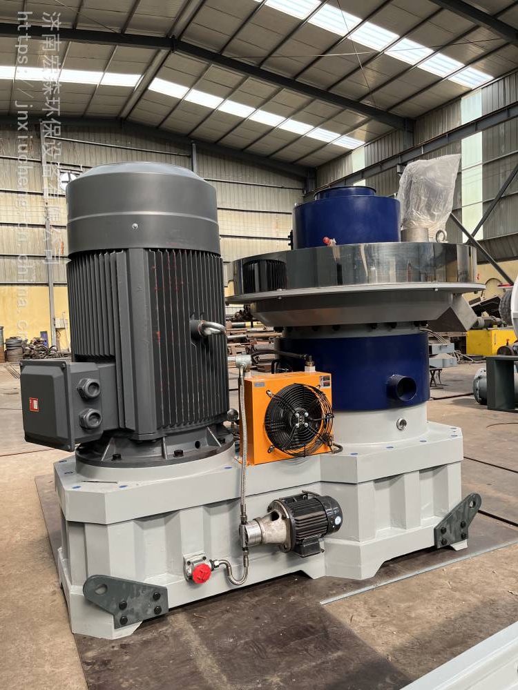 生物质秸秆燃料颗粒机中型木屑颗粒机树枝压缩颗粒机