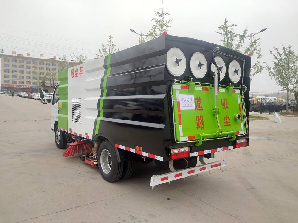 吸尘车