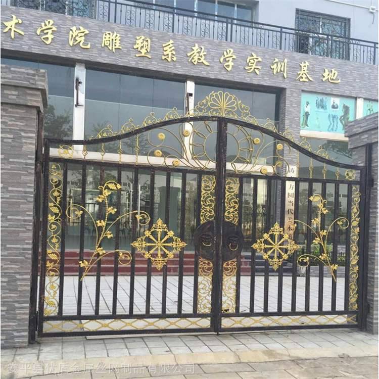 生产别墅铁艺大门喷漆表面处理