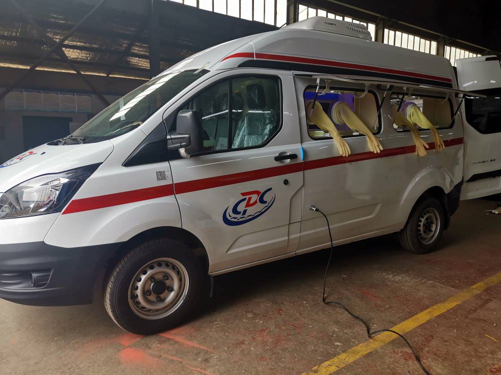 福特移动核酸检测车咽拭子取样车医疗流动式服务车