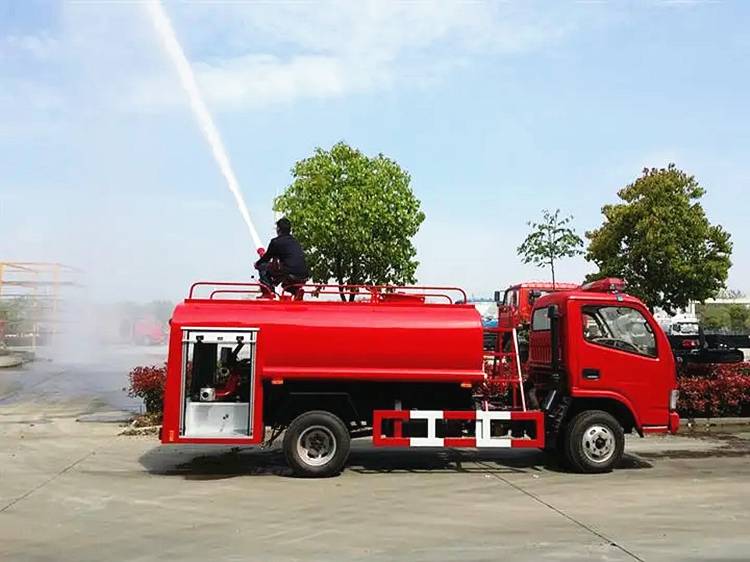 东风4吨多功能消防水罐车小型社区民用紧急救火车