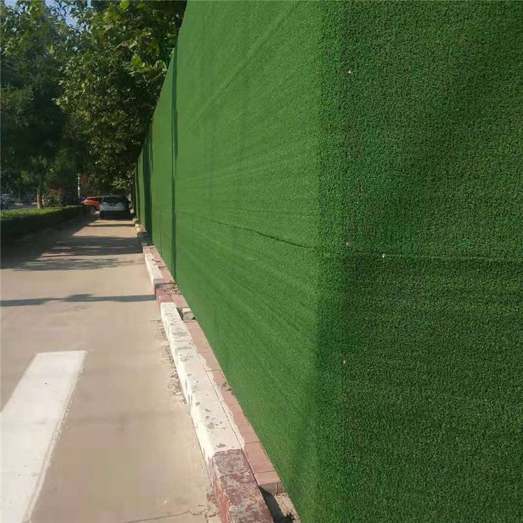 工地围墙人造草坪 哈密工程围墙塑料草坪 万立森围挡塑料草坪厂家批发