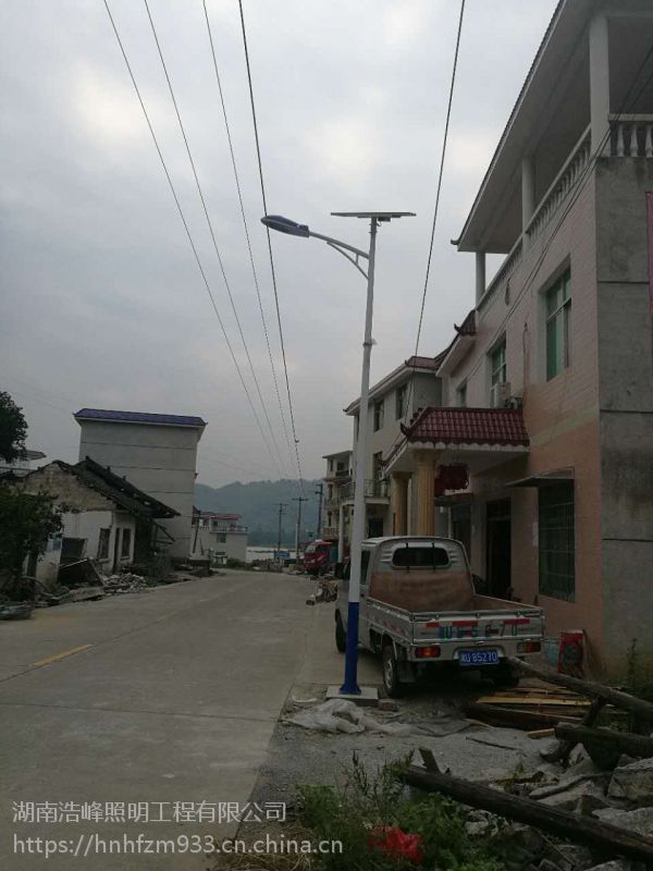 农村led太阳能路灯使用寿命能用多久 湘潭6米led路灯