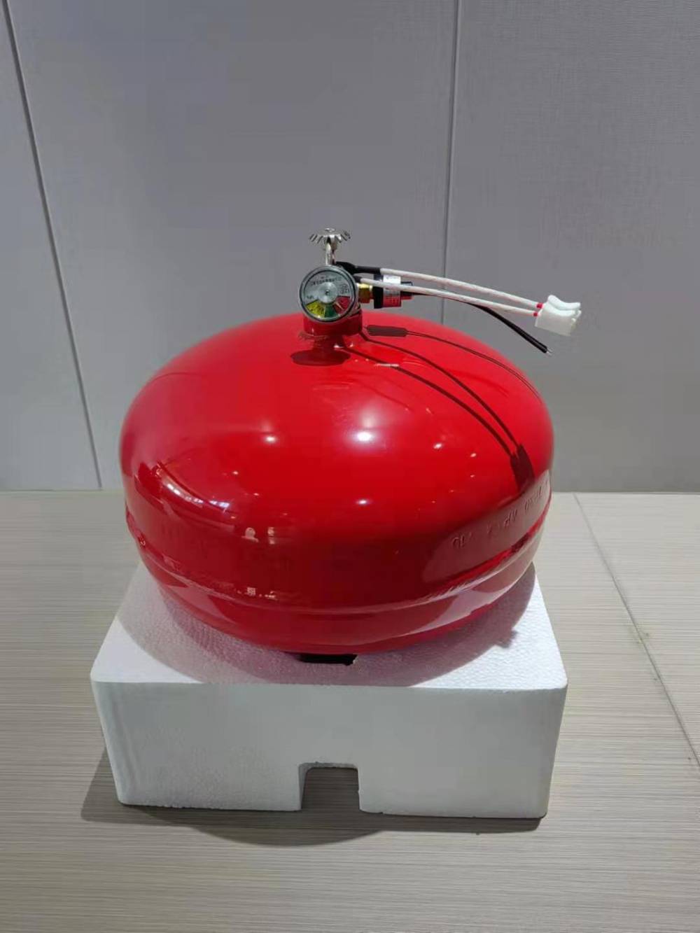 首页>安全,防护>消防设备>灭火器材>3公斤到10公斤悬挂式超细干粉自动