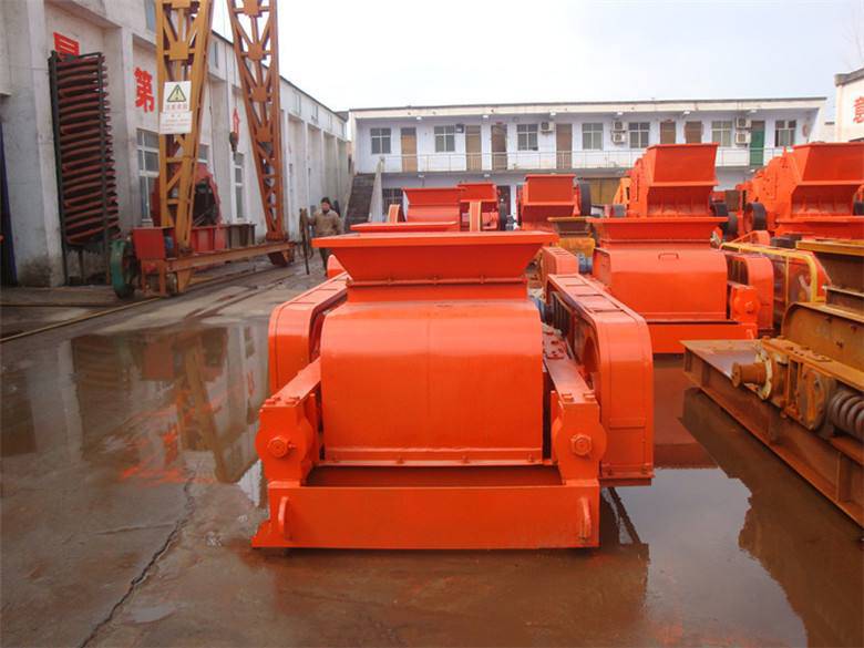 双棍挤压式破碎机鹅卵式制砂对辊破碎机石英石对辊齿辊式制砂