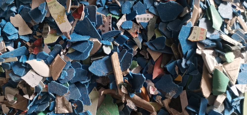 供应做pvc管用的彩扣板磨粉料pvc磨粉料