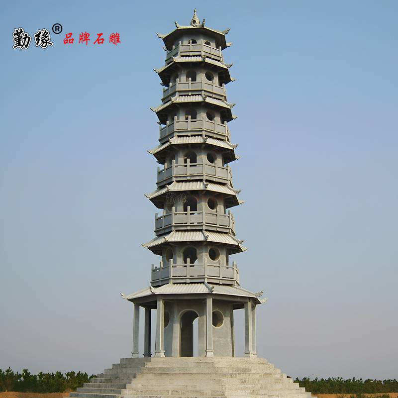 花岗岩石塔