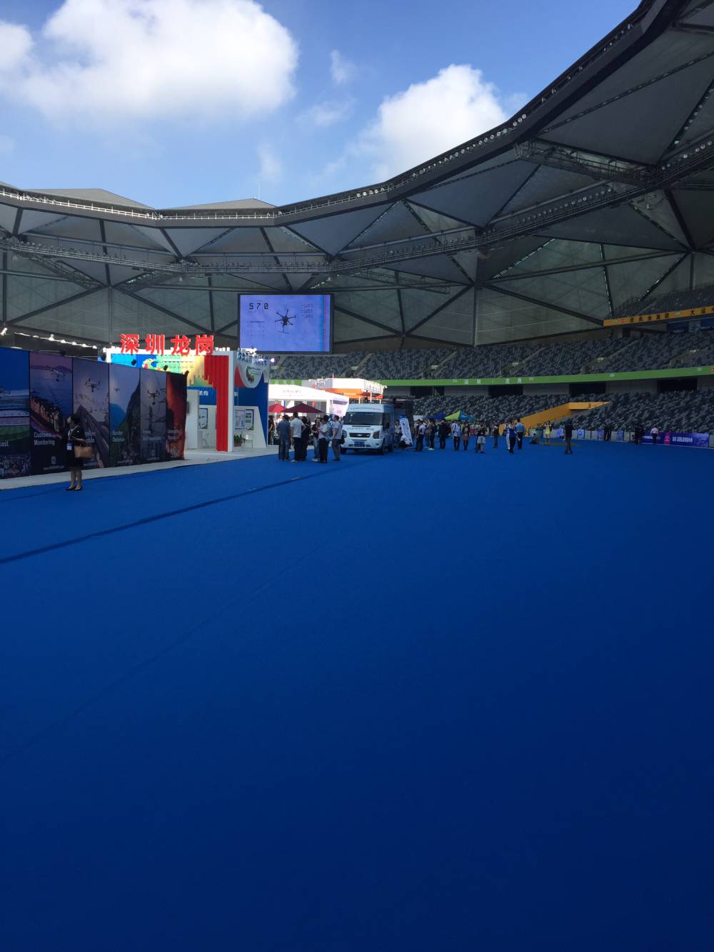 覆膜阻燃一次性地毯安装平面地毯活动展览地毯