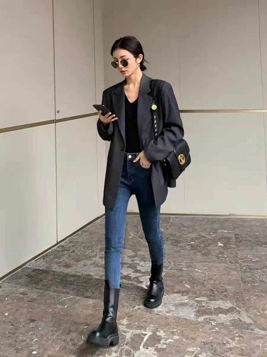 广西贺州韩版小脚牛仔裤女装库存尾货牛仔裤弹力时尚小脚牛仔裤几元时尚杂款女装