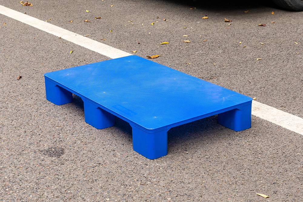 工厂九脚平面塑料托盘四面进叉周转卡板仓库车间物流蓝色栈板