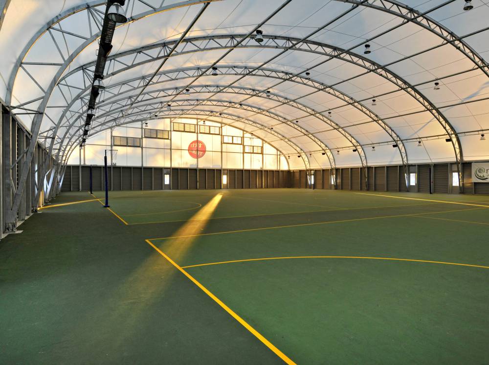 广东学校小区户外经营篮球场顶棚膜结构遮阳雨棚安装,26年膜结构工程专家