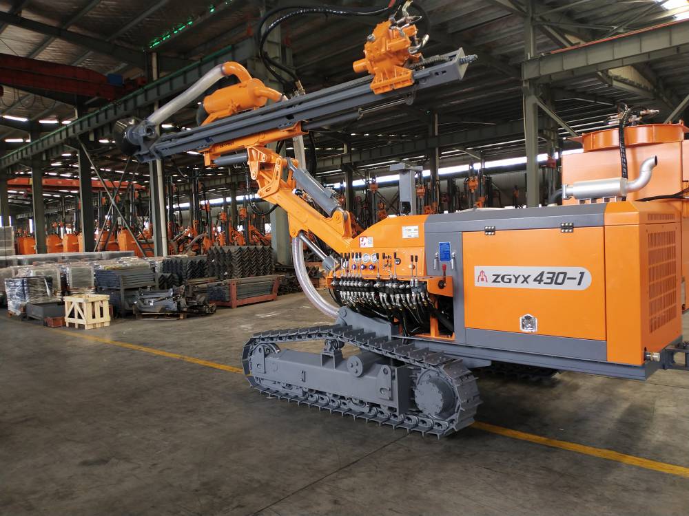 太阳能光伏桩基钻机孔径150300mm志高zgyx430潜孔