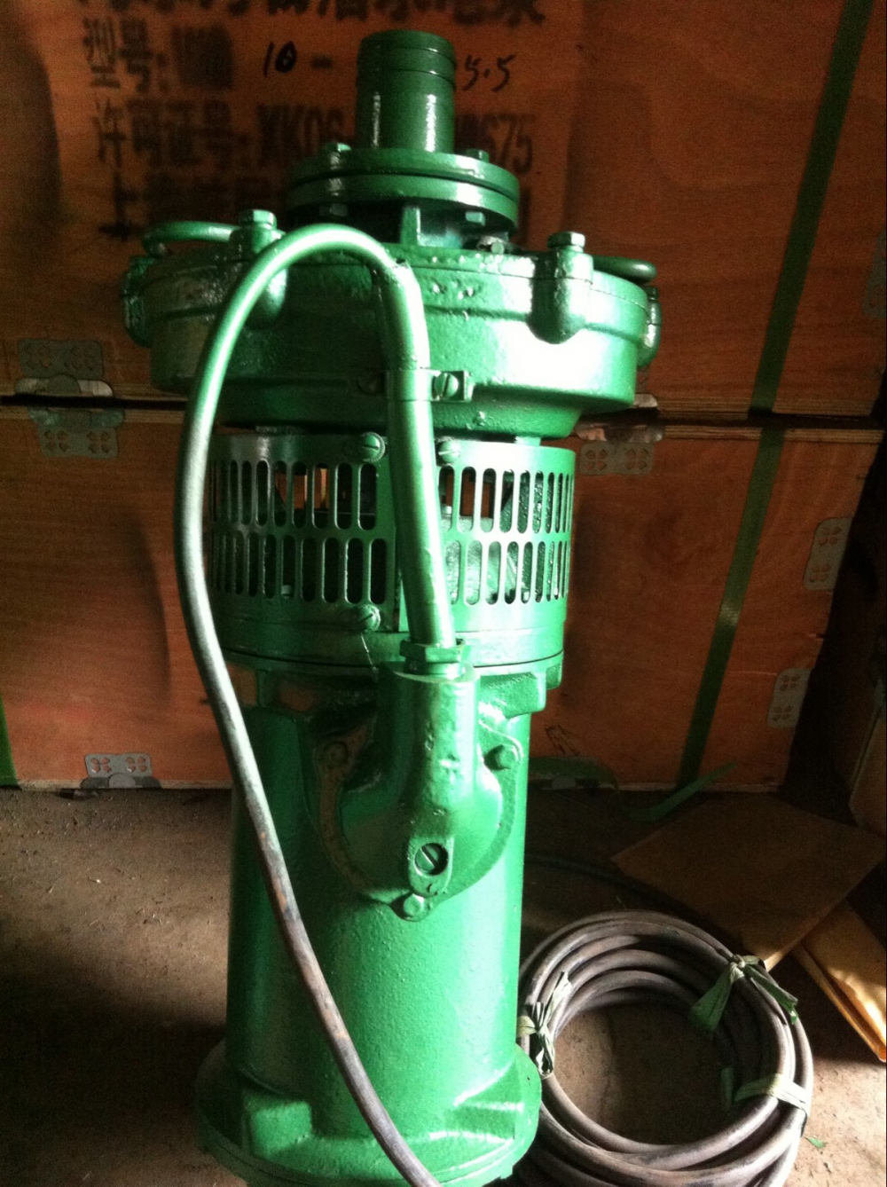 油浸式潜水泵高扬程喷泉泵大流量排洪抗旱灌溉泵防洪抽水机图片