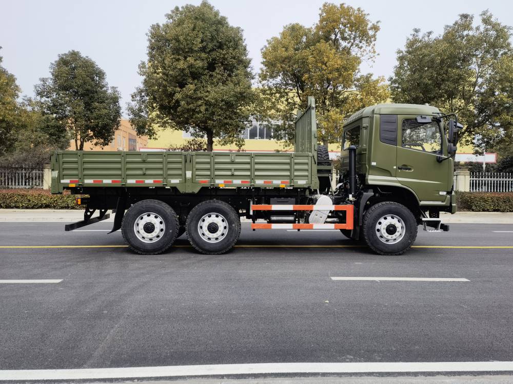 國六東風六驅沙漠越野運兵車多少錢特種作業載貨車