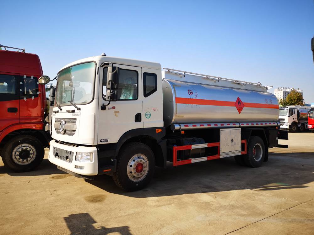 东风d9多利卡12方加油车图片