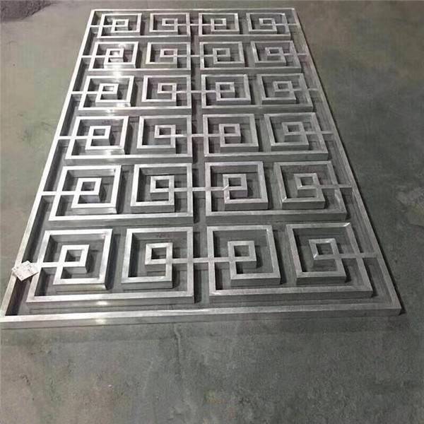 赤峰中学回字纹铝花窗仿古铝艺花格窗工艺对比