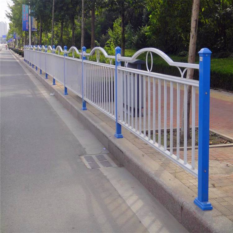 恺嵘市政护栏长度308米马路中央道路隔离防护栏杆可定制