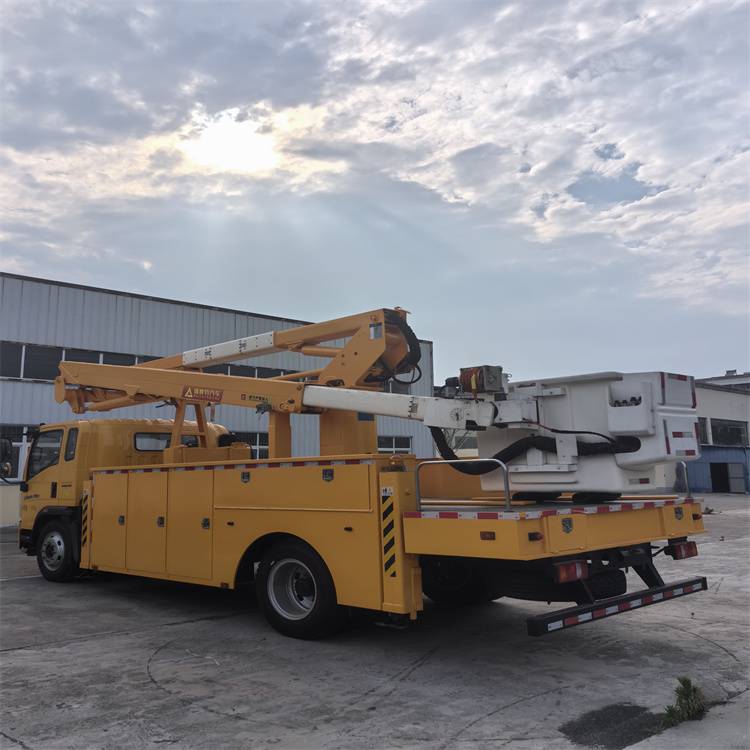 哈萨克斯坦高空车出口 31米五十铃高空作业车订制出口