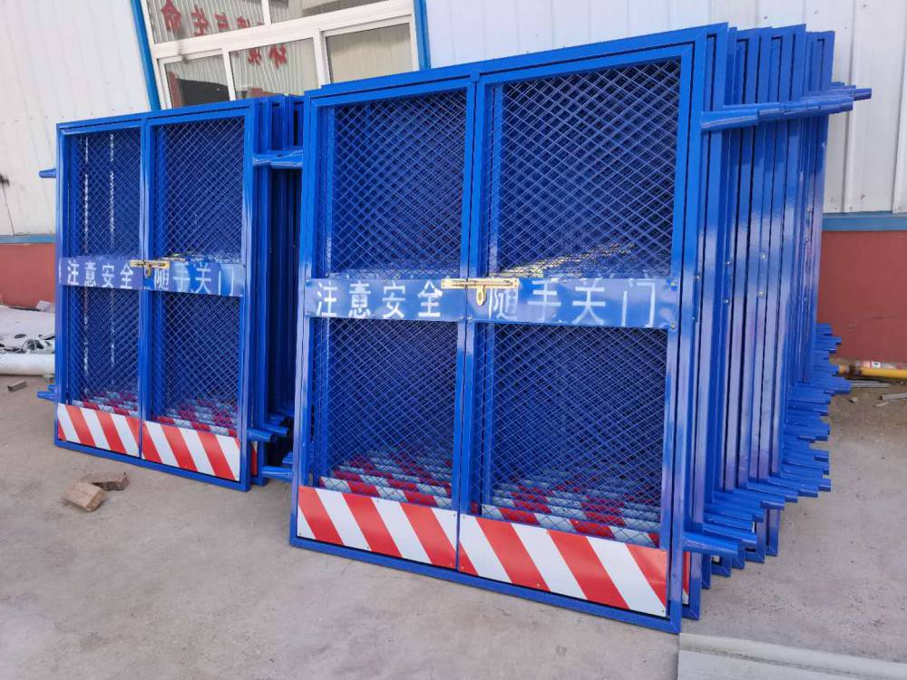 电梯防护 基坑防护门 临边防护栏 施工现场防护栏乐陵怡源***310