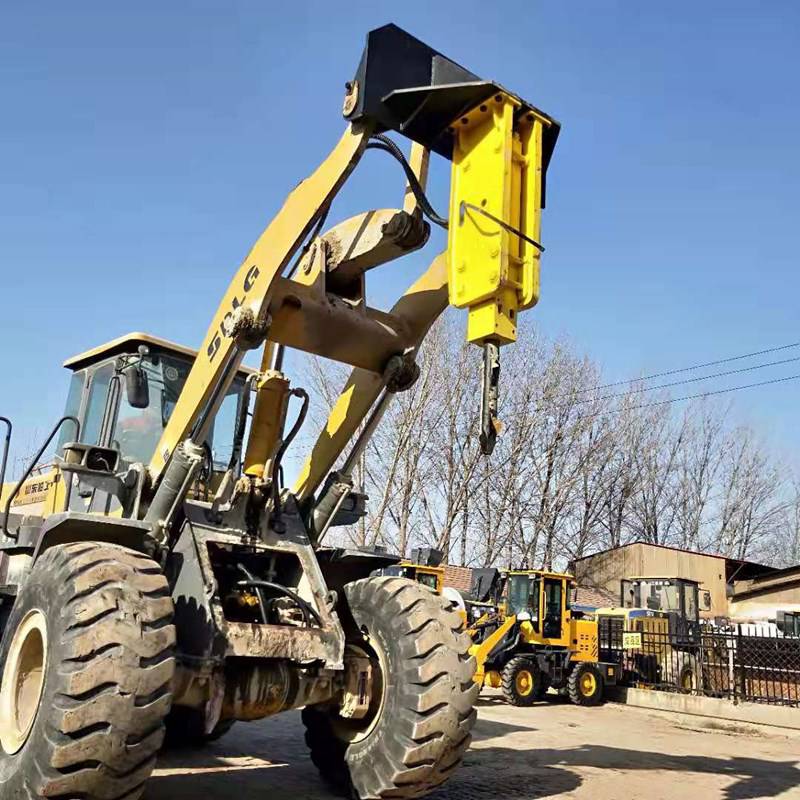 是生产与销售及一体的实力厂家,本公司主营:装载机,越野叉车,矿井装载