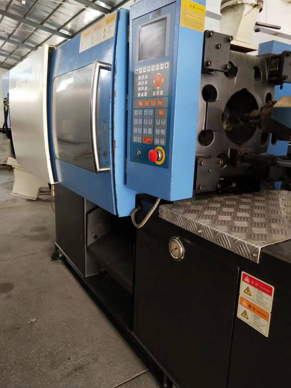 宝捷90v2二手注塑机机器漂亮