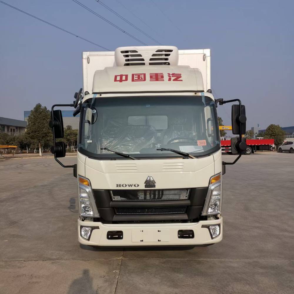 重汽豪沃42米冷藏车6米8高顶双卧厢式冷冻车小型蓝牌保温车