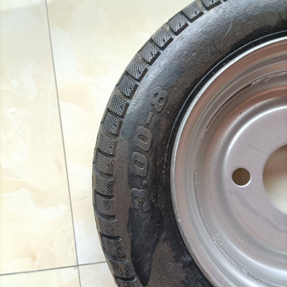 广州市白云区供应小型电动三轮车实心橡胶轮胎工程电动三轮车实心轮胎