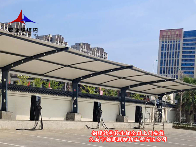 【白色张拉膜停车棚 膜结构非机动车停车棚 简易电动车遮雨棚】价格