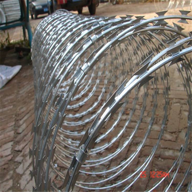 刀片刺绳双螺旋bto22恺嵘小区围墙防护刀片刺网