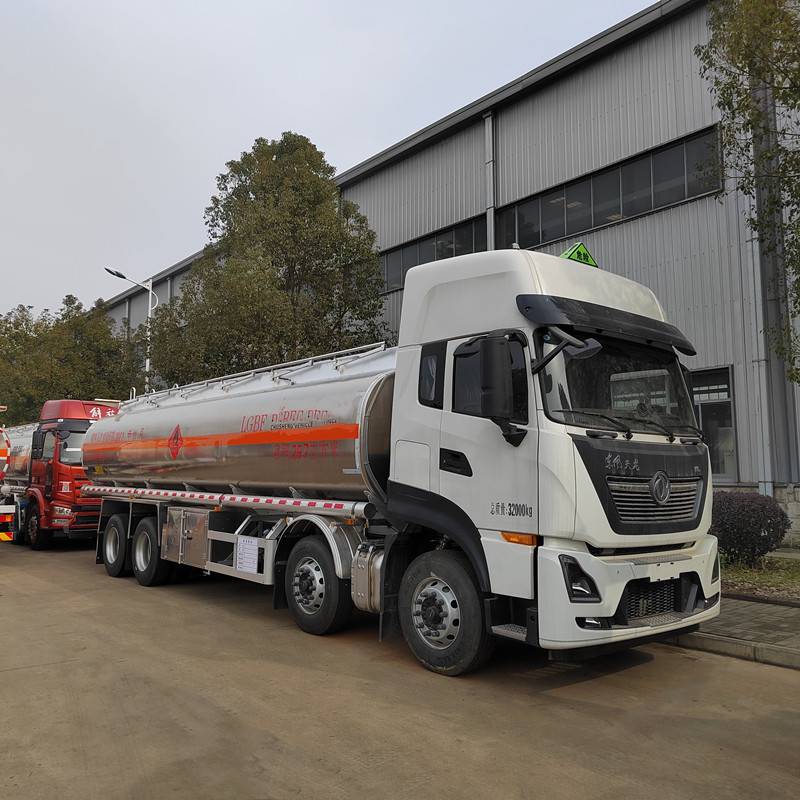 东风天龙前四后八运油车东风天龙前四后八油罐车30立方油罐车