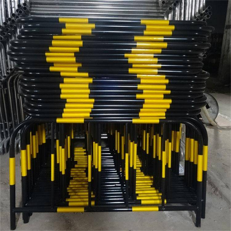 移动隔离围栏安全移动护栏钢管铁马