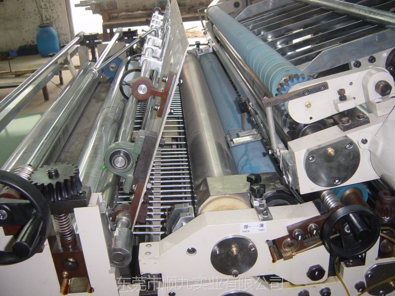 供应全自动裱纸机东莞顺九实业制造商