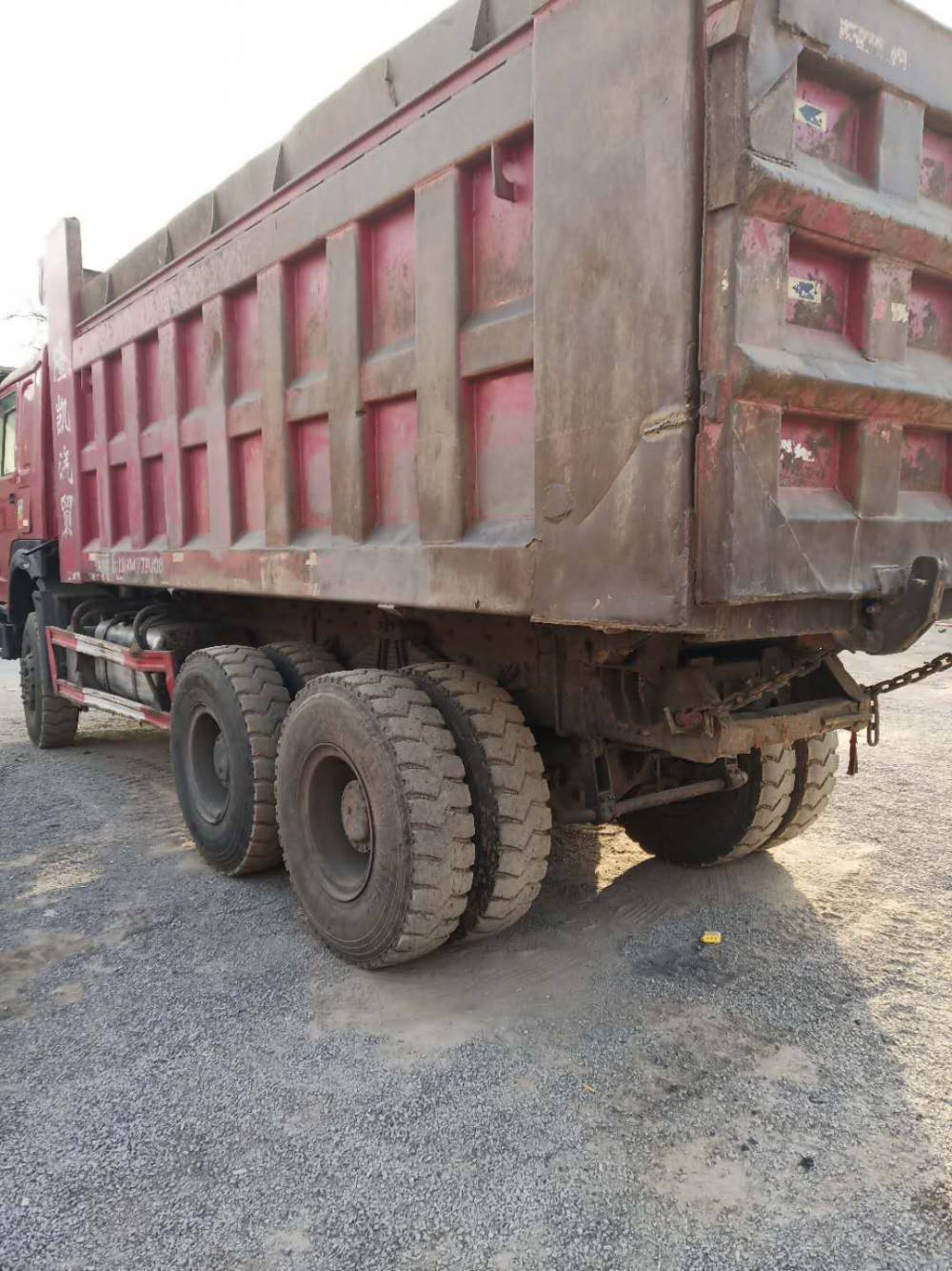 忻州鸿运二手车供应17年豪沃后八轮翻斗车马力大车况好价格实惠