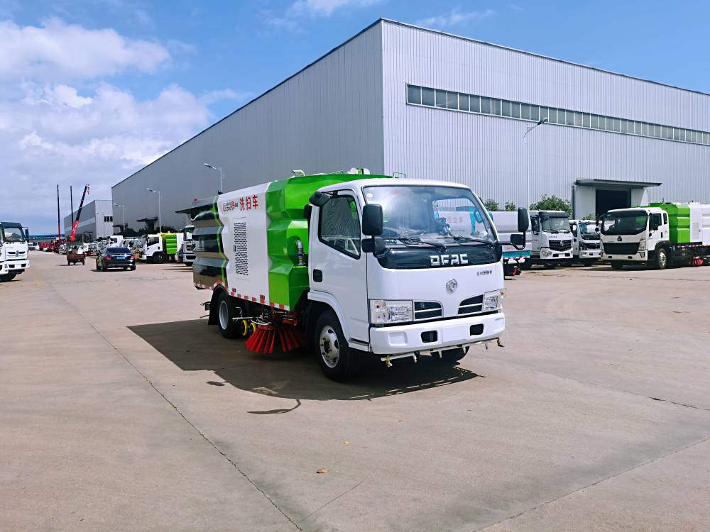 东风福瑞卡5方道路清扫车5吨多功能路面清扫清洁车