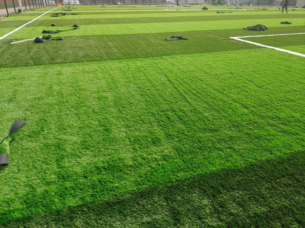 梧州蒙山人造草皮比赛足球草坪足球场人工草坪支持包工包料