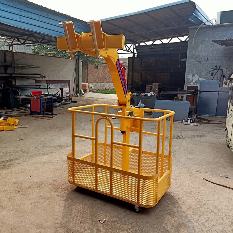 塔吊高处施工载人吊篮外墙作业吊车顶框吊车高空旋转吊笼