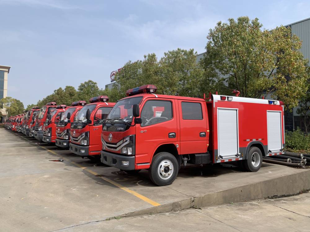 东风2吨水罐消防车小型水罐消防车
