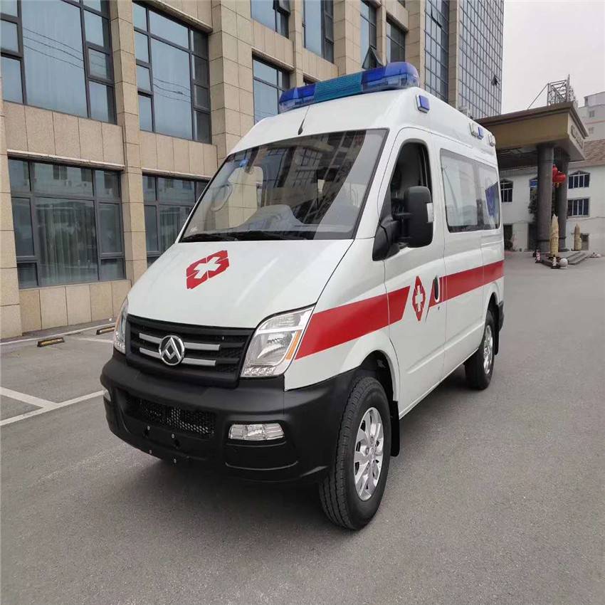 强劲动力 快速急救监护型救护车以其超大的空间设计,合理的布局和可靠